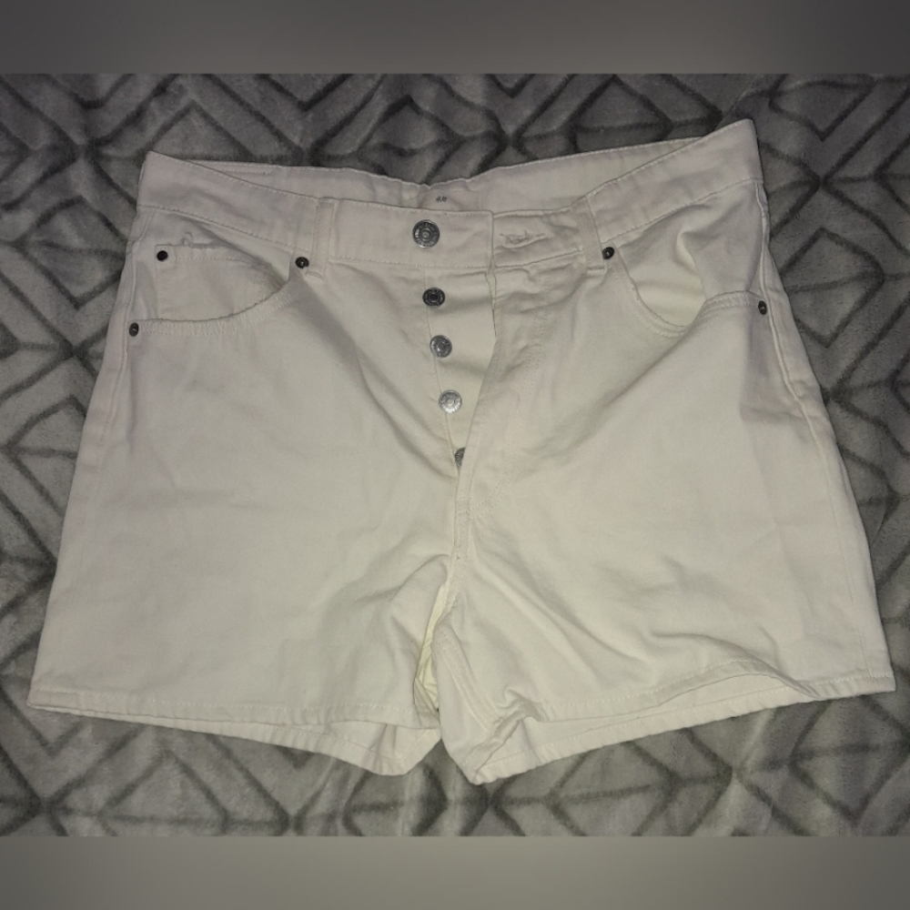 H&M, Women’s Size 10, White Denim Shorts